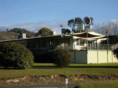 Talbingo Country Club - Great Ocean Road Tourism 0