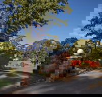 Golden Country Motel and Caravan Park