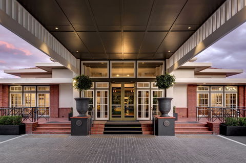 Hotel Kurrajong Canberra - Great Ocean Road Tourism 1