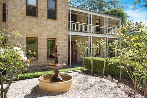Le Chateau - Great Ocean Road Tourism 0