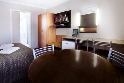 Riviera On Ruthven Motel - Great Ocean Road Tourism 1