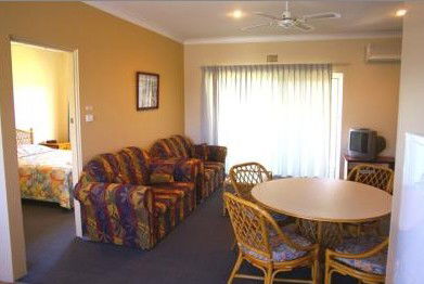 Ocean Spray Holiday Apartments - Great Ocean Road Tourism 4