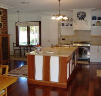 Poplar Cottage Bed And Breakfast - Great Ocean Road Tourism