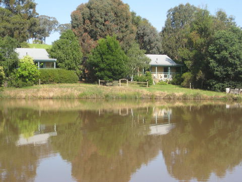 Athlone Country Cottages - Great Ocean Road Tourism 0