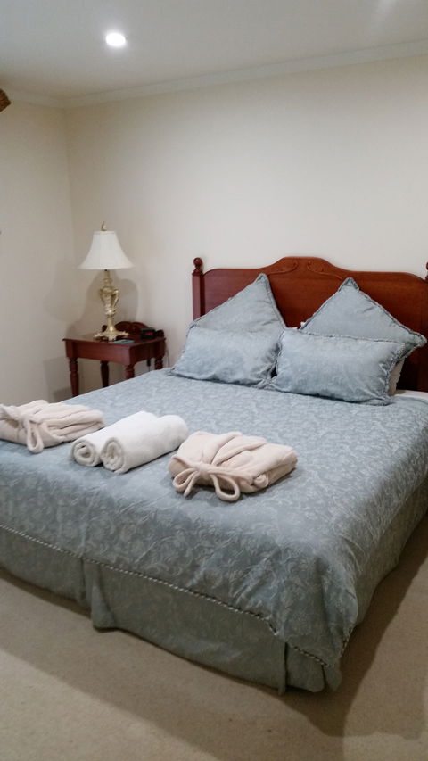 Carolynnes Cottages - Blue Wren Cottage - Great Ocean Road Tourism 0