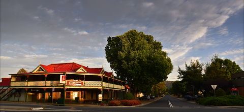 Royal Hotel Cooma - Great Ocean Road Tourism 2