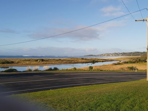 Surfside Backpacker - Great Ocean Road Tourism 1