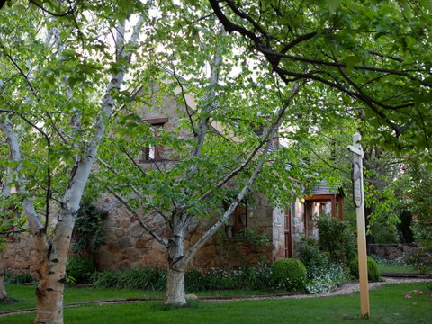 The Stone Cottage Beechworth - Great Ocean Road Tourism 1