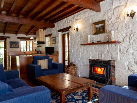 The Stone Cottage Beechworth - Great Ocean Road Tourism 2