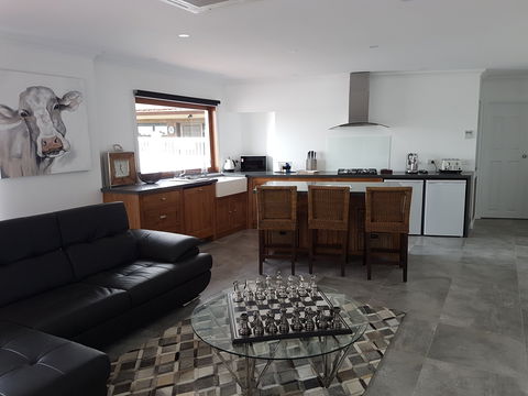 Animal Land Farm Stay - Great Ocean Road Tourism 0