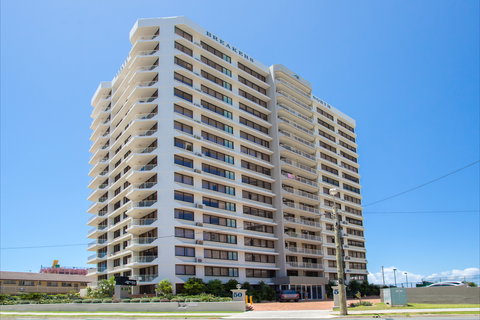 Breakers North - Absolute Beach Front Holiday Apartments - Great Ocean Road Tourism 1