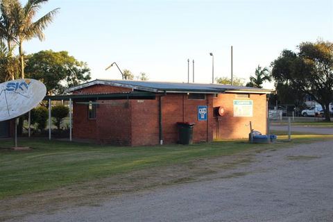 Grafton Greyhound Racing Club Caravan Park - Great Ocean Road Tourism 0