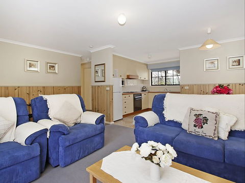 Oak Cottage - Tudor Village - Great Ocean Road Tourism 2