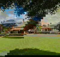 Petersons Guesthouse and Winery - Great Ocean Road Tourism