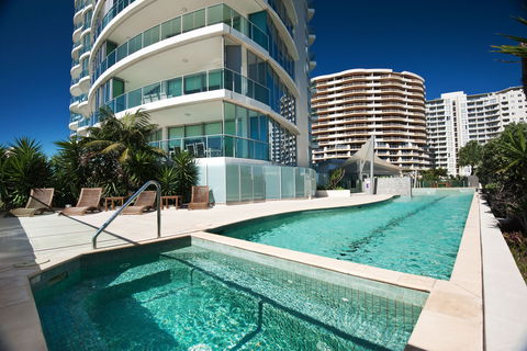 Reflections Coolangatta Beach - Great Ocean Road Tourism 2