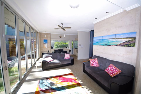 Sun Worship Crescent Head Eco Villas - Great Ocean Road Tourism 2