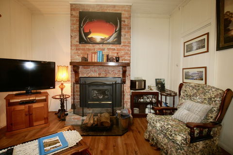 Tenterfield Luxury Historic Cottage - Great Ocean Road Tourism 2