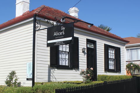 Alice's Cottages - Great Ocean Road Tourism 0