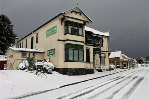 Bischoff Hotel - Great Ocean Road Tourism 0