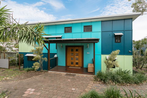 Colours Of Cylinder - Great Ocean Road Tourism 1