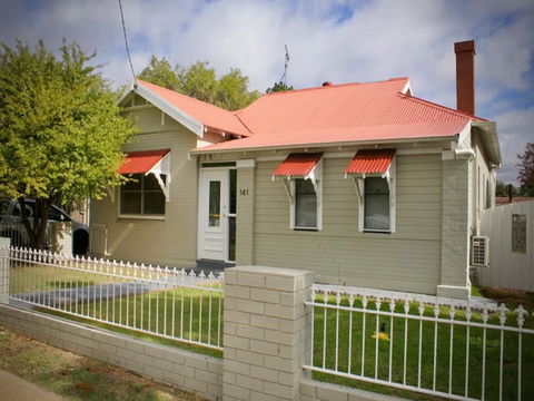 Gipps Street Cottage - Open - Great Ocean Road Tourism 0