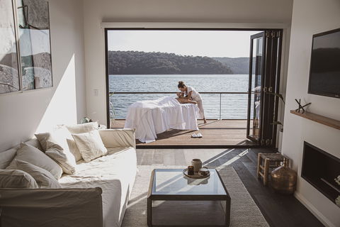 Lilypad Palm Beach - Great Ocean Road Tourism 1