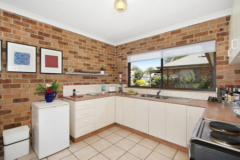 Rosemary's On Frederick - Great Ocean Road Tourism 1