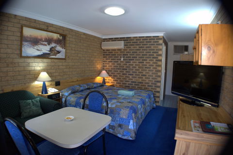 Settlers Motor Inn - Great Ocean Road Tourism 1