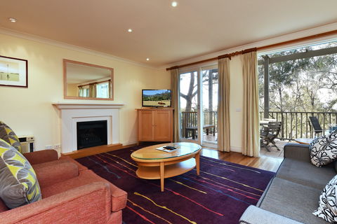 Villa Chambourcin - Great Ocean Road Tourism 1