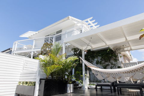 White Beach Cottage - The Perfect Beach Getaway - Great Ocean Road Tourism 0