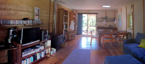 Windrose Bed And Breakfast - Great Ocean Road Tourism 1