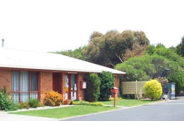 Pakenham Caravan Park - Great Ocean Road Tourism 0