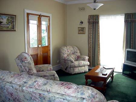 Airleigh - Rose Cottage - Great Ocean Road Tourism 1