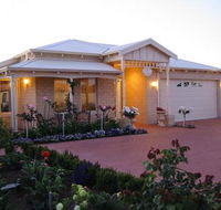 Sussex on Willis Cove Bed and Breakfast - Great Ocean Road Tourism