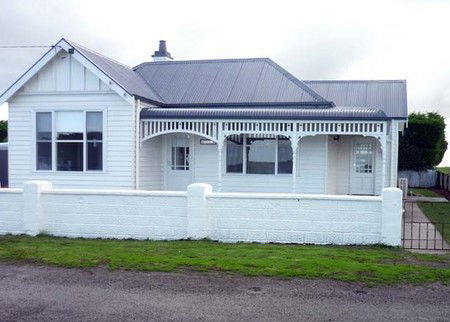 Calgary House & Cottage Accommodation - Great Ocean Road Tourism 0