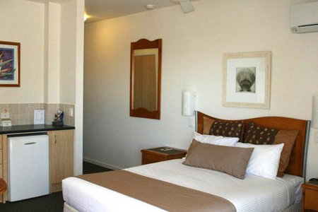 Yamba Beach Motel - Great Ocean Road Tourism 0