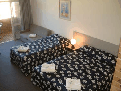 Next Seabreeze Beach Hotel - Great Ocean Road Tourism
