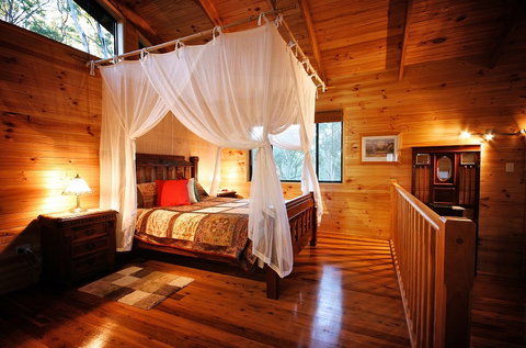 Ravensbourne Forest Chalets - Great Ocean Road Tourism 0
