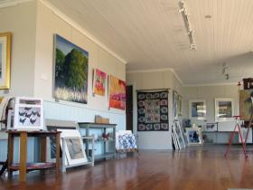 Tamar Valley Art Shack - Great Ocean Road Tourism 0