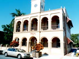 Mackay Town Hall - Great Ocean Road Tourism 0