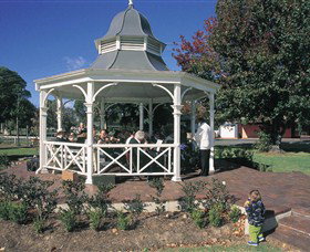 Muir House Art Gallery - Great Ocean Road Tourism 0