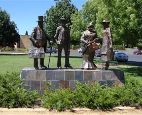 Dad, Dave, Mum And Mabel - Great Ocean Road Tourism 2