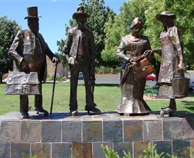 Dad, Dave, Mum And Mabel - Great Ocean Road Tourism 0
