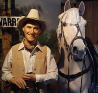 Big Golden Guitar Tourist Centre - Great Ocean Road Tourism