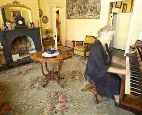 Jerilderie Historic Residence - Historic Home And Gardens - Great Ocean Road Tourism 3