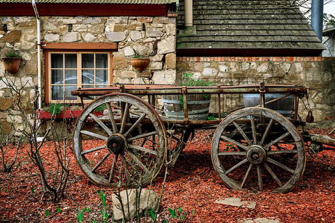 Adelaide Hills Day Tour. Winery Cellar Doors - Great Ocean Road Tourism 2