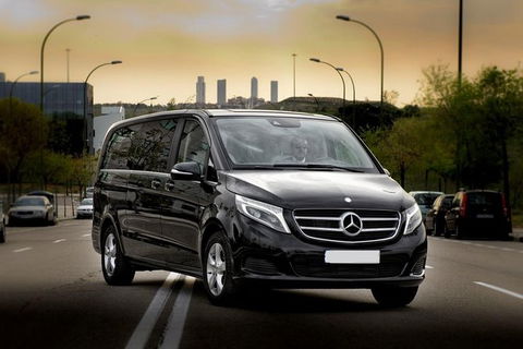 Arrival Private Transfer Sydney Airport SYD To Sydney In Luxury Van V Class - Great Ocean Road Tourism 5