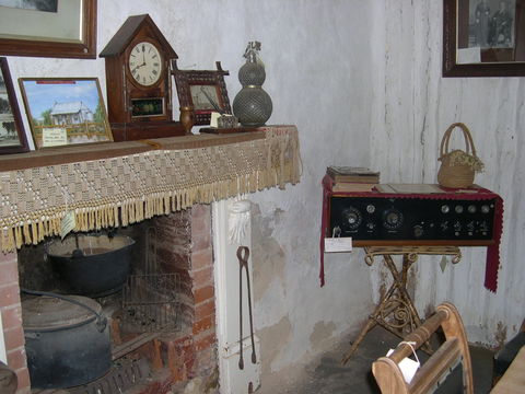 Early Settlers Cottage (Solly's Hut) - Great Ocean Road Tourism 1
