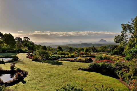 Glass House Mountains To Sunshine Coast Shores - Great Ocean Road Tourism 0