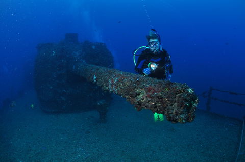 HMAS Brisbane Dive Site - Great Ocean Road Tourism 1